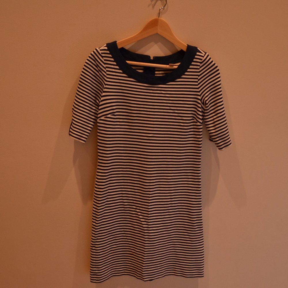 Banana Republic Size 4 Professional Striped Dress